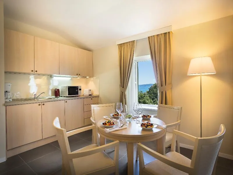 Apartments Belvedere - Liburnia Lovran 0*,  Croaţia